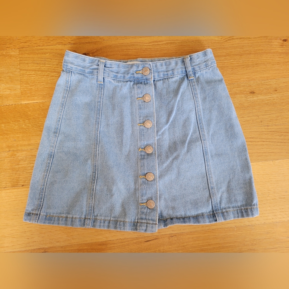 Size small denim skirt